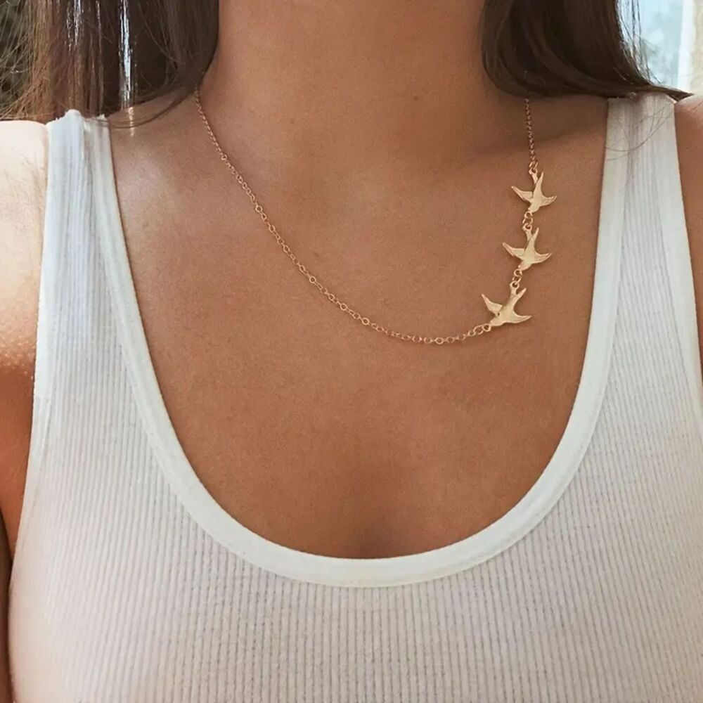 "Loyalty" Three Swallows Minimalist Gold Chain Necklace - Picture 2 of 4